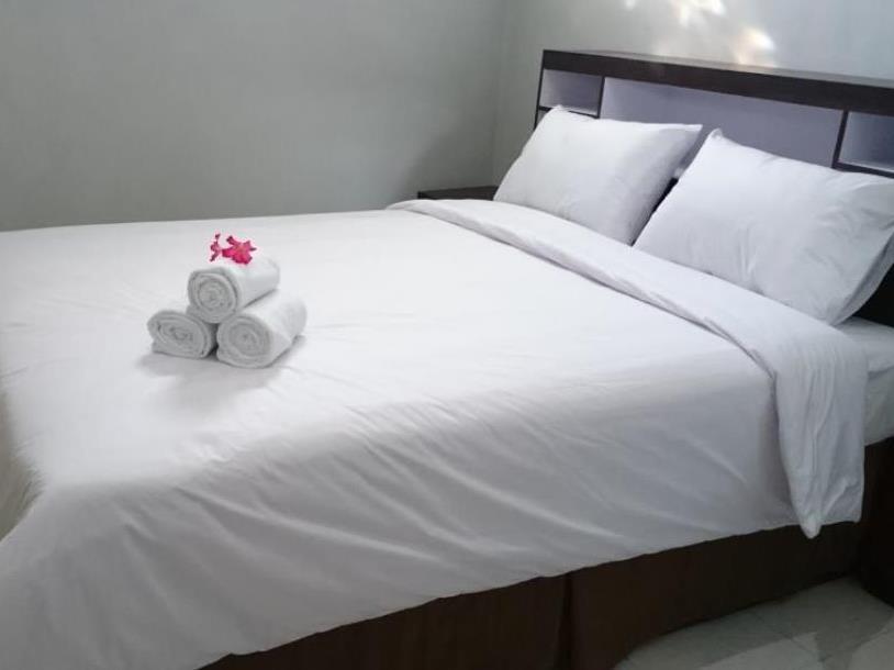 Reddoorz Plus @ Hotel Star 88 Tugu Экстерьер фото