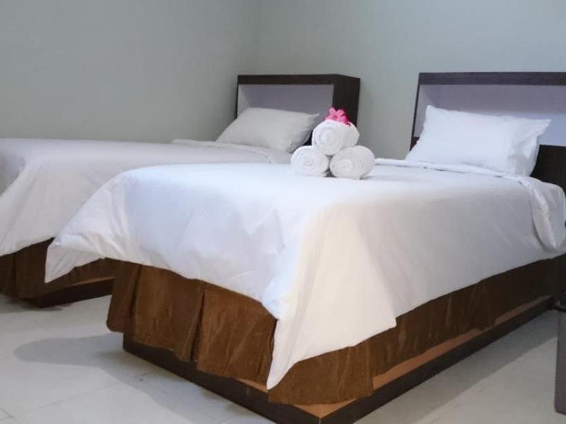 Reddoorz Plus @ Hotel Star 88 Tugu Экстерьер фото