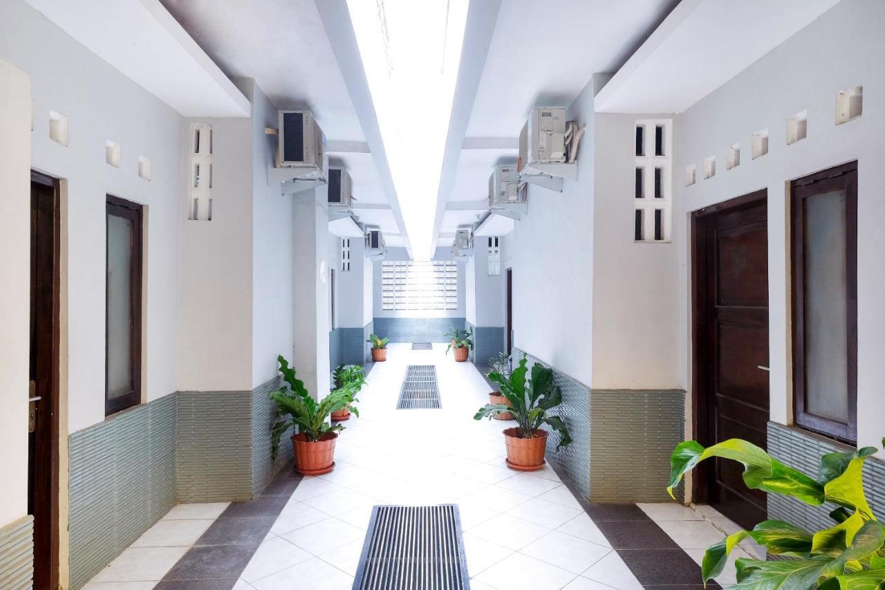 Reddoorz Plus @ Hotel Star 88 Tugu Экстерьер фото