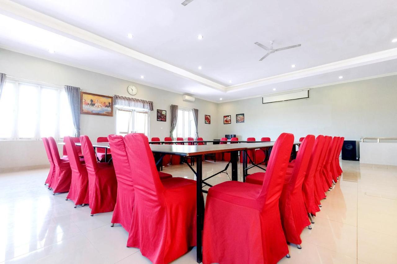Reddoorz Plus @ Hotel Star 88 Tugu Экстерьер фото