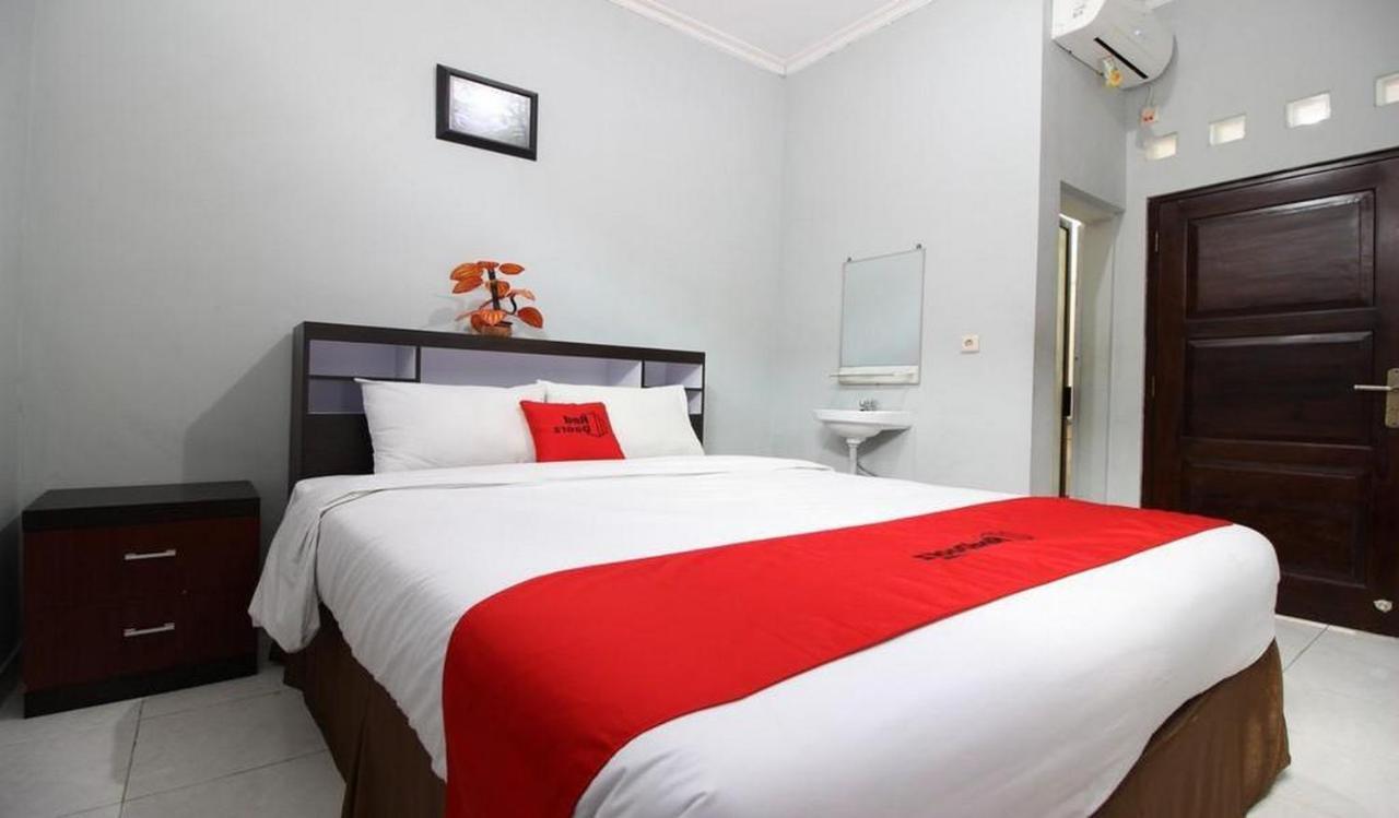 Reddoorz Plus @ Hotel Star 88 Tugu Экстерьер фото