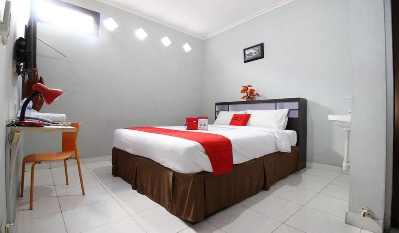 Reddoorz Plus @ Hotel Star 88 Tugu Экстерьер фото