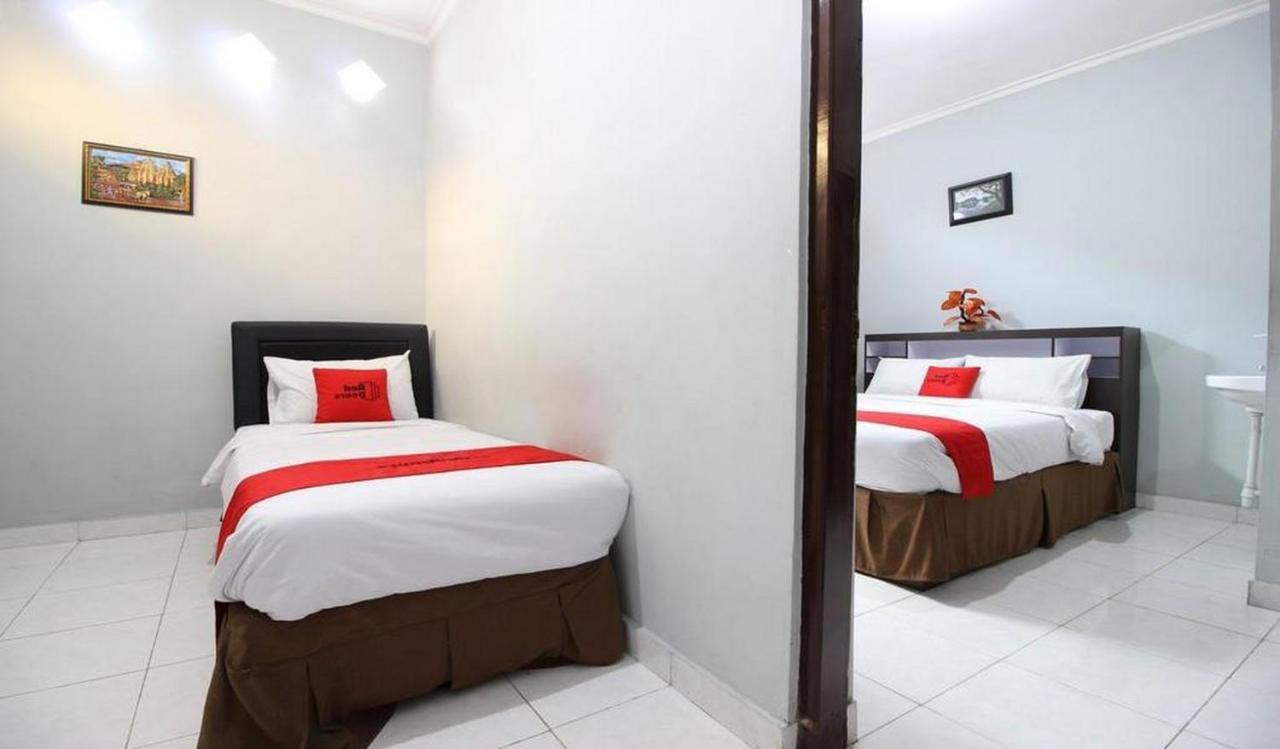 Reddoorz Plus @ Hotel Star 88 Tugu Экстерьер фото