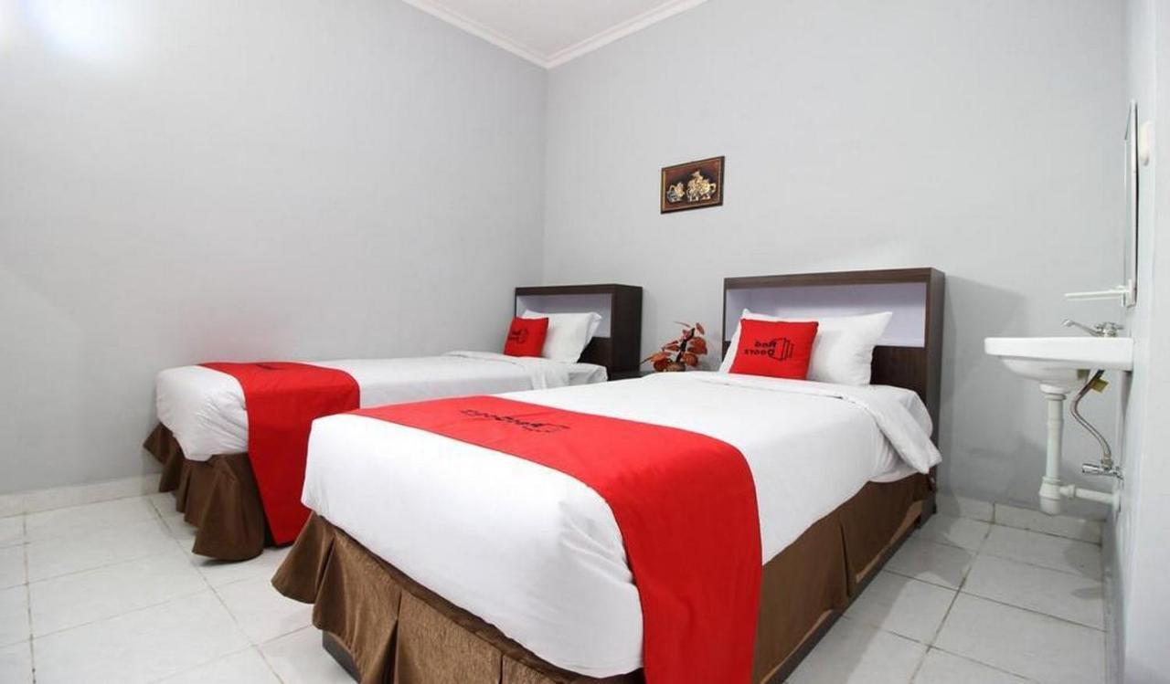 Reddoorz Plus @ Hotel Star 88 Tugu Экстерьер фото