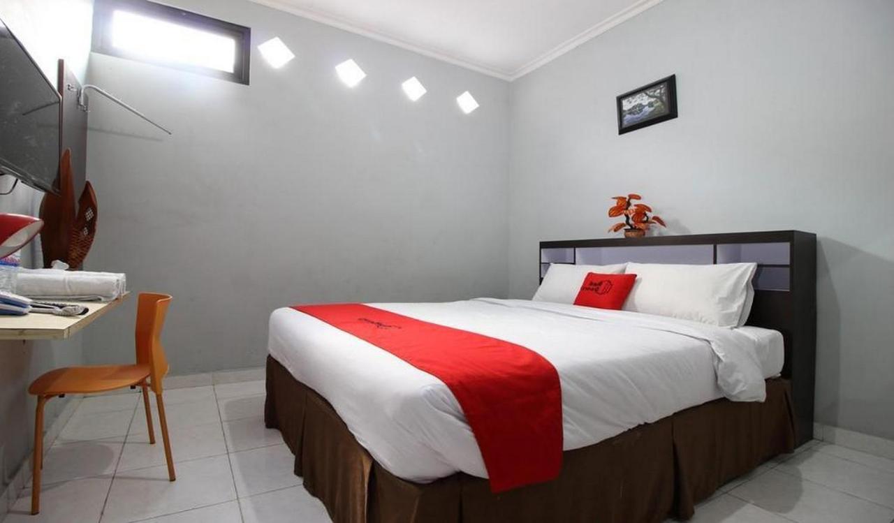 Reddoorz Plus @ Hotel Star 88 Tugu Экстерьер фото