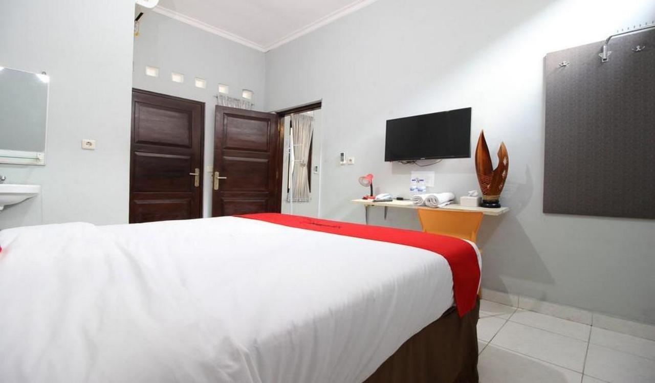Reddoorz Plus @ Hotel Star 88 Tugu Экстерьер фото